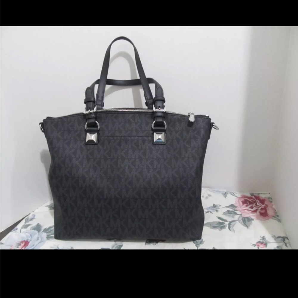 Michael Kors Satchel - Picture 2 of 9
